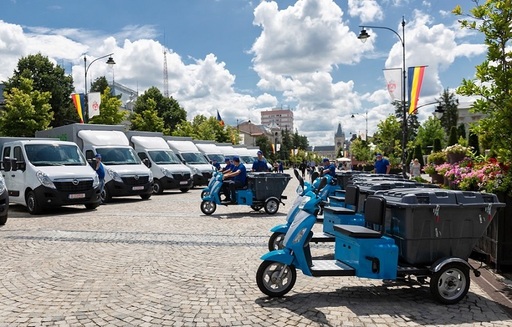 Deputaţii au adoptat proiectul USR prin care conducătorii de motociclete şi mopede vor fi exceptaţi de la obligaţia de a deţine triunghiuri reflectorizante, trusă de prim-ajutor şi extinctor