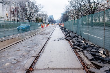 Nicuşor Dan: Lucrările de reabilitare a liniei 5 de tramvai progresează. În total, vom reabilita 50 de km, astfel încât peste doi ani şi jumătate nu o să mai existe linii de tramvai nemodernizate
