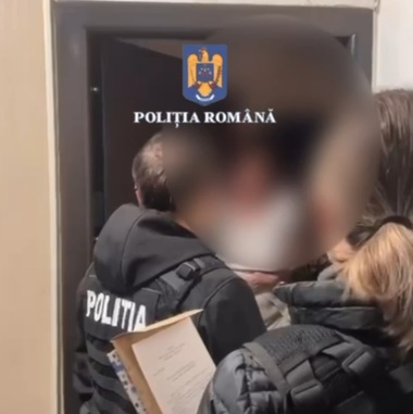 O femeie care e contabilă la o agenţie de turism din Sectorul 5 a fost reţinută într-un dosar în care prejudiciul a fost de peste 2,6 milioane lei / Ea e sub control judiciar pentru 60 de zile - VIDEO