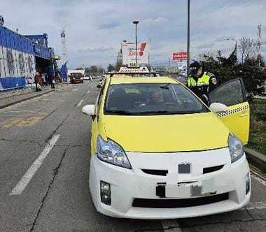Poliţiştii au verificat, pe 14 martie, transportul de persoane în regim de „TAXI”, în zona aeroporturilor / Au fost date amenzi de peste 10.000 lei