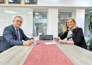 Protocol pentru acces mai facil al persoanelor cu dizabilităţi pe stadioane şi arene sportive, atât ca spectatori, cât şi ca sportivi / Elisabeta Lipă: Punem bazele unei societăţi în care sportul este cu adevărat pentru toţi

