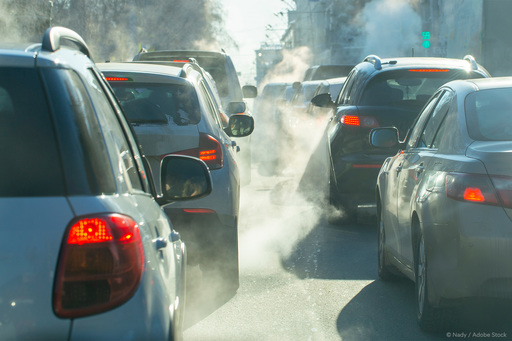 Legea pentru operaţionalizarea unei aplicaţii prin care cei care vor să înmatriculeze un vehicul, să transcrie dreptul de propietate sau radierea maşinii, fără să mai meargă la sediul serviciilor de înmatriculare, promulgată