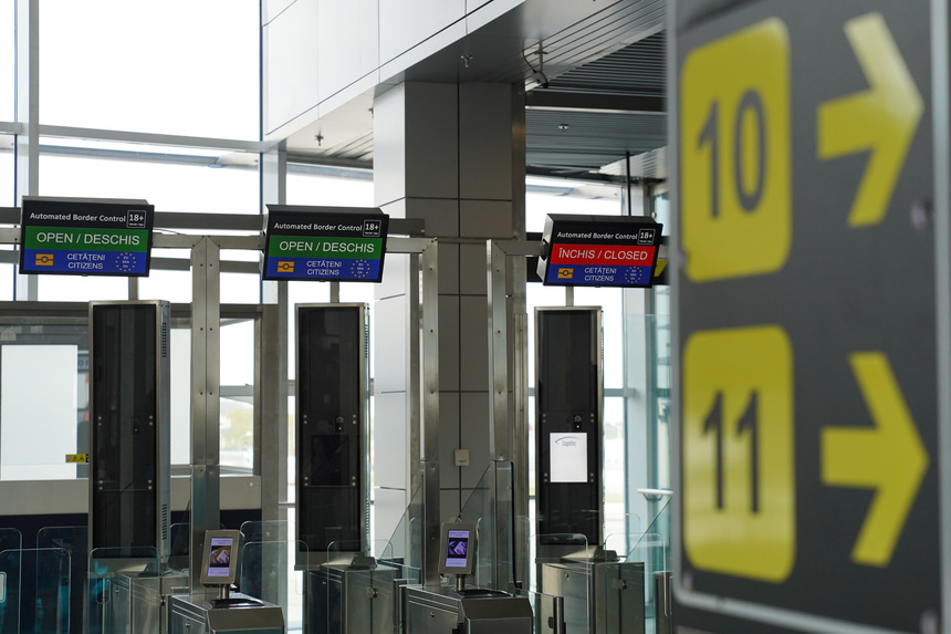 Şeful Poliţiei de Frontieră subliniază că, după intrarea cu frontierele aeriene în Schengen, sunt posibile controale, făcute aleatoriu, ”în baza unei analize de risc”