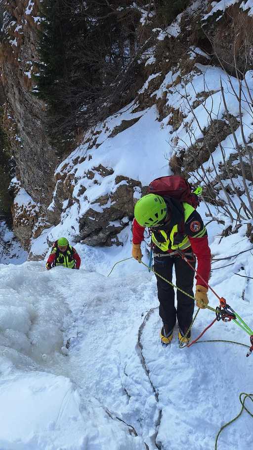 Salvamontiştii din Prahova avertizează că în Bucegi riscul de producere a unor avalanşe este de 3 din 5 la peste 1.800 de metri şi de gradul 4, pe văile de abrupt