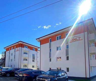 Executivul a aprobat înscrierea în inventarul bunurilor din domeniul public al statului a 375 de blocuri de locuiţe ANL, administrate de Consiliul Local al Bacăului / Ele trec în proprietatea privată a statului