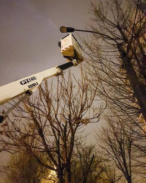 Nicuşor Dan a anunţat că, pentru 2024-2025, contractul pentru furnizarea energiei electrice pentru iluminatul public în Capitală va fi încheiat pe un preţ de 923.08 lei/ Mwh, comparativ cu 1.114 lei în 2023