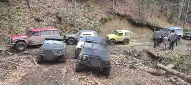 Braşov: Amenzi de 30.000 de lei unor şoferi care au intrat cu autovehicule off-road într-o zonă interzisă - VIDEO