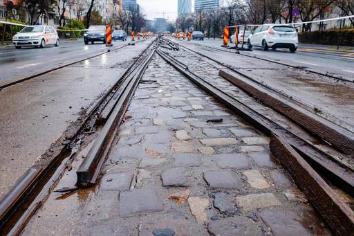 N. Dan: Am atribuit contractele pentru dirigenţia de şantier şi supervizarea lucrărilor de reabilitare a liniilor de tramvai pe o lungime de circa 41 km. În total, vom reabilita aproximativ 50 de km de infrastructură de tramvai