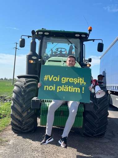 UPDATE - Protest al fermierilor faţă de folosirea sistemelor anti-grindină, în mai multe zone din ţară / Ministerul Agriculturii: Poluarea produsă de utilizarea rachetelor în combaterea grindinei este minoră şi are un impact nesemnificativ - FOTO, VIDEO
