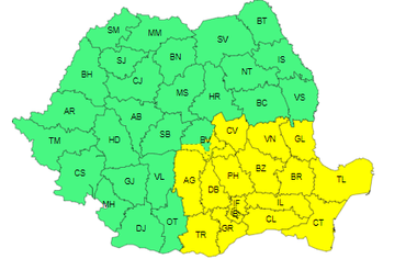 Ploile continuă până joi seară/ Cod galben de averse torenţiale, descărcări electrice şi vânt puternic, în Muntenia, Dobrogea, sudul Moldovei, sud-estul Transilvaniei şi în Capitală