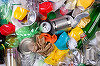 Parlamentul European a adoptat noi norme UE pentru a reduce, refolosi şi recicla ambalajele / Anumite tipuri de ambalaje din plastic de unică folosinţă vor fi interzise din anul 2030