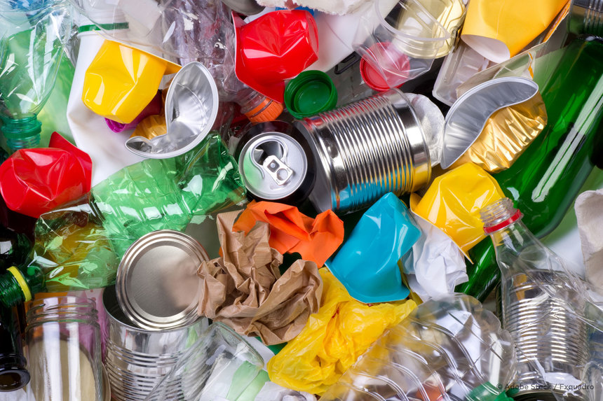 Parlamentul European a adoptat noi norme UE pentru a reduce, refolosi şi recicla ambalajele / Anumite tipuri de ambalaje din plastic de unică folosinţă vor fi interzise din anul 2030