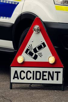 Bistriţa-Năsăud: Accident între o motoretă şi o maşină pe DN 17 / Motociclistul a decedat / Traficul rutier a fost deviat pe DJ 151
