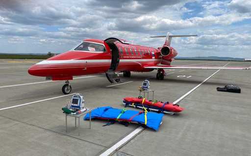 Misiune în premieră cu un avion SMURD - doi pacienţi în stare critică, transferaţi de la Suceava la Bucureşti
