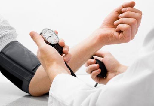 Societatea Română de Hipertensiune: 6,6 milioane de români suferă de hipertensiune, iar dintre aceştia doar 68% sunt diagnosticaţi/ Dacă rata de control a hipertensiunii ar ajunge la 50%, peste 140.000 vieţi ar fi salvate în următorii 15 ani