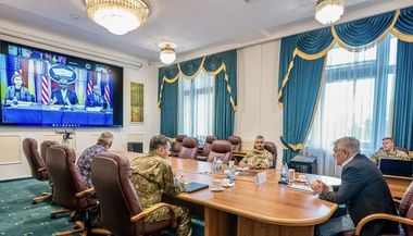 Ministrul Apărării, la cea de-a cincea reuniune din acest an a Grupului de Contact pentru Ucraina: Romania are o colaborare foarte bună cu SUA şi Ţările de Jos pentru funcţionarea Centrului de Instruire F-16 de la Feteşti 