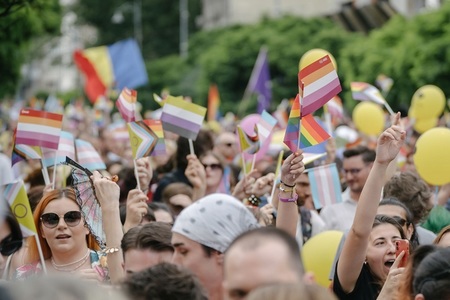 Directorul MozaiQ, despre declaraţiile candidatului AUR la PMB Mihai Enache care a spus că nu ar autoriza desfăşurarea „paradelor homosexuale”: Acest ilustru anonim încearcă sa îşi facă o campanie pe spatele unei minorităţi discriminate