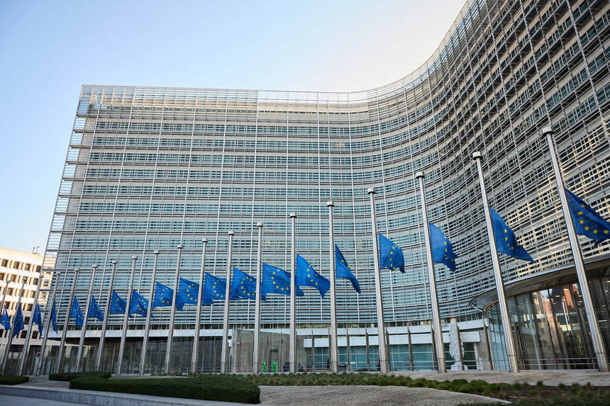 Comisia Europeană distribuie 1.475 de permise de călătorie tinerilor români în cadrul programului DiscoverEU