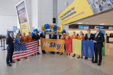 Prima cursă aeriană directă România-SUA a aterizat la New York, după 20 de ani