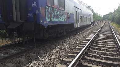UPDATE - Teleorman: Două vagoane ale trenului IR 1596 Craiova - Bucureşti Nord au deraiat / A fost activat Planul Roşu de Intervenţie / În tren s-ar afla circa 200 de călători - FOTO