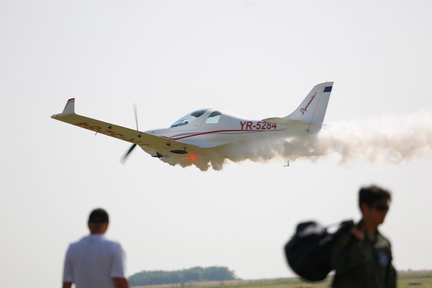 Buzău - Miting aerian, cros şi expoziţie de tehnică militară la sfârşitul acestei săptămâni, la Baza Aeriană Boboc