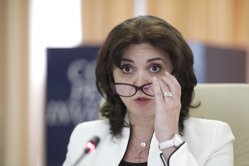 EVALUARE NAŢIONALĂ 2024 - Fostul ministru al Educaţiei Monica Anisie: Subiectele să încurajeze creativitatea, nu tocitul!/  Autorităţile să pregătească sălile pentru caniculă / Părinţii să-i susţină pe copii / Copiii să fie cât mai naturali în exprimare