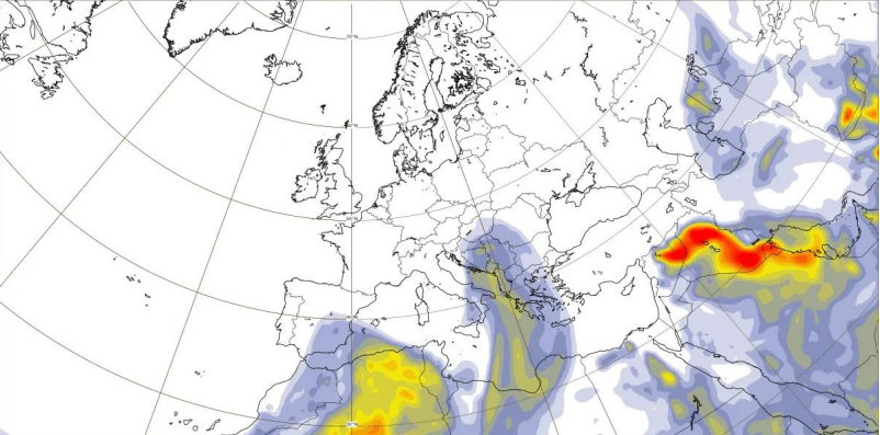 ANM: O masă de aer încărcată cu particule de praf saharian va ajunge deasupra României/ Depunerile de praf vor putea fi observate în jumătatea de vest a ţării în intervalele cu ploaie
