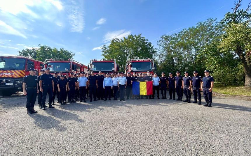 Pompieri din România participă la un program de pre-poziţionare a forţelor specializate în stins incendii de pădure, în Franţa/ Un prim contingent, de 40 de pompieri cu opt autospeciale, a plecat deja - FOTO, VIDEO
