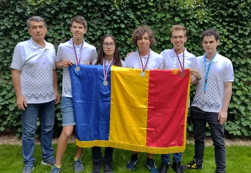 Ministerul Educaţiei anunţă că echipa României a obţinut trei medalii de argint şi una de bronz la  Olimpiada Central Europeană de Informatică