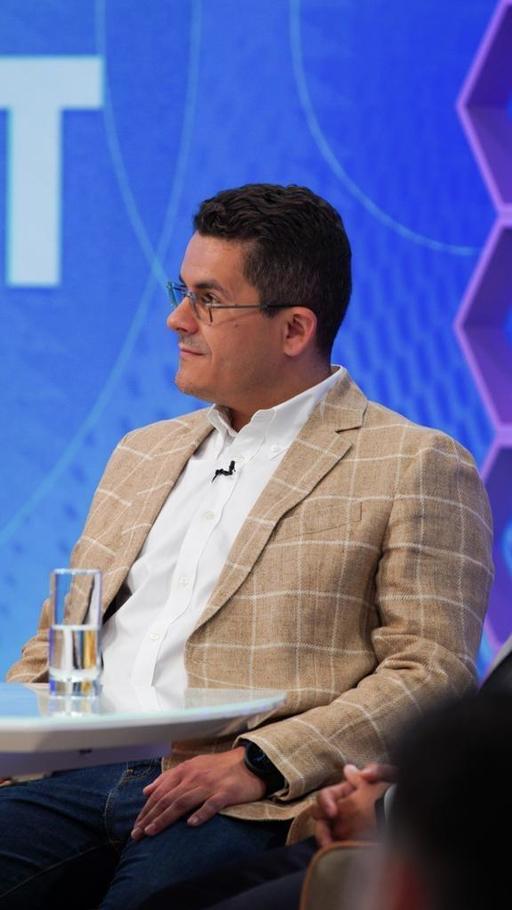 Medicul de la Institutul Fundeni acuzat că a ameninţat un şofer cu un pistol în urma unui incident în trafic: Deşi nimic nu justifică gestul meu, pe care îl regret sincer, acest eveniment a survenit şi pe fondul unui surmenaj