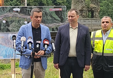 Sorin Grindeanu, despre închiderea circulaţiei pe Valea Oltului: Autostrăzile sunt mult mai importante decât alegerile şi autostrăzile nu au culoare politică / Nouă din zece colegi de-ai mei din politică nu ar fi făcut acest lucru înainte de alegeri