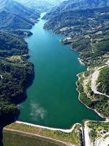 Apele Române, măsuri suplimentare pentru alimentarea cu apă a municipiului Buzău şi a localităţilor din aval de acumularea Siriu – Se asigură un debit suplimentar în valoare de 5,3 mc/s, care este mai mare decât debitul care intră în lac

