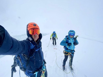 Alpinistul Horia Colibăşanu a renunţat la ascensiunea spre vârful Gasherbrum II din cauza vremii nefavorabile: Mai sunt şi ani din aceştia, cu perturbări