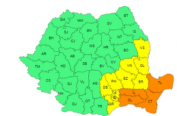 Cod galben de ploi, cu intensificări ale vântului şi descărcări electrice, în Muntenia, sudul şi centrul Moldovei şi în Dobrogea/ Cod portocaliu de furtuni, în judeţele Ialomiţa, Călăraşi, Constanţa şi Tulcea