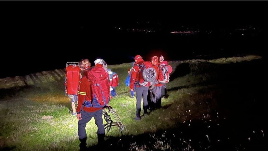 Intervenţie a salvamontiştilor din Argeş pentru recuperarea unui grup de turişti care s-au rătăcit, la coborârea de pe Vârful Negoiu