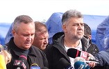 Breşă controlată într-un dig pentru a permite scurgerea mai rapidă a apelor adunate la Pechea şi Slobozia Conachi / Ciucă: Ieri am reuşit, împreună cu premierul, să executăm o recunoaştere şi să identificăm problema reală care ţinea nivelul apei ridicat
