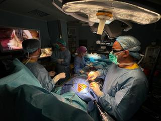 Operaţie în premieră naţională la Spitalul Universitar de Urgenţă Bucureşti/ Un bărbat a beneficiat de o înlocuire valvulară aortică complet endoscopică