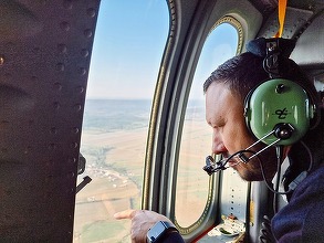 Ministrul Mediului, Mircea Fechet, împreună cu experţi de la Apele Române şi reprezentanţi ai DSU, survolează cu un elicopter zone din ţară în care riscul de inundaţii mai mare: Se estimează că viitura va afecta România la sfârşitul săptămânii