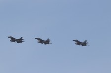 Ministerul Apărării: Un nou lot de trei aeronave F-16 Fighting Falcon a sosit la Câmpia Turzii / Vor intra în dotarea Escadrilei 48 Vânătoare - FOTO
