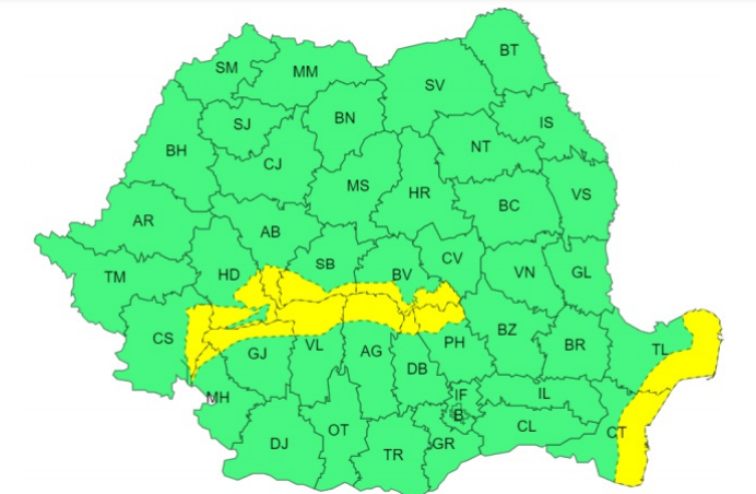 Ploi, dar şi lapoviţă şi ninsori, însoţite de intensificări ale vântului, până miercuri, în sud-vest, sud, centru şi est/ Cod galben de vânt puternic, în zona de litoral a judeţelor Constanţa şi Tulcea/ Cod galben de ninsori, în Carpaţii Meridionali