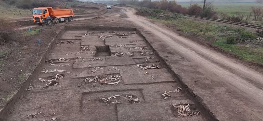 Un cimitir sarmatic vechi de 1.900 de ani, schelete de animale sau structuri de locuinţe de lut, descoperite pe şantierul Lotului 4 al căii ferate Timişoara-Arad - FOTO, VIDEO