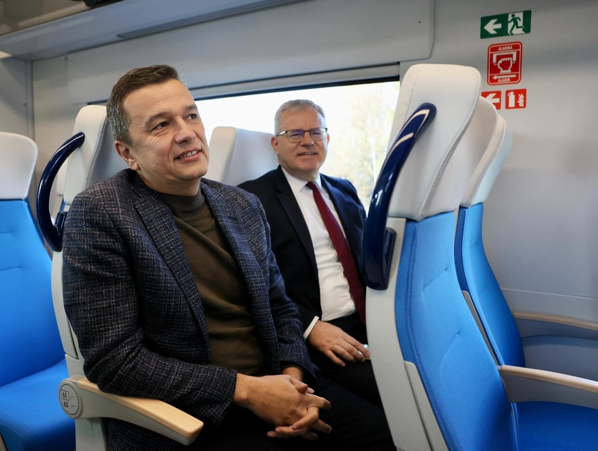 Sorin Grindeanu, după ce a mers cu primul tren electric achiziţionat în ultimii 35 de ani: Până în ianuarie 2026 urmează să vină alte 37 de garnituri noi de tren. Prima va intra tot spre Braşov, următoarele spre Constanţa şi Craiova