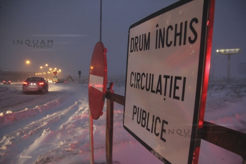 UPDATE Circulaţia pe Autostrada A1, închisă de vineri dimineaţă, între nodurile rutiere Boiţa şi Cisnădie, judeţul Sibiu, din cauza vântului puternic care viscolea zăpada, a fost reluată