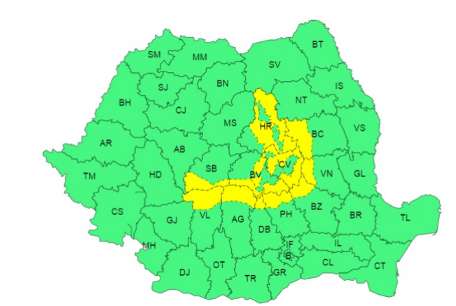 Ploi, în cea mai mare parte a ţării, de joi seară/ În Transilvania şi Moldova, vor fi şi ninsori sau lapoviţă, iar vântul va avea intensificări/ Cod galben de ninsori, în judeţe din zona Carpaţilor Orientali şi Meridionali