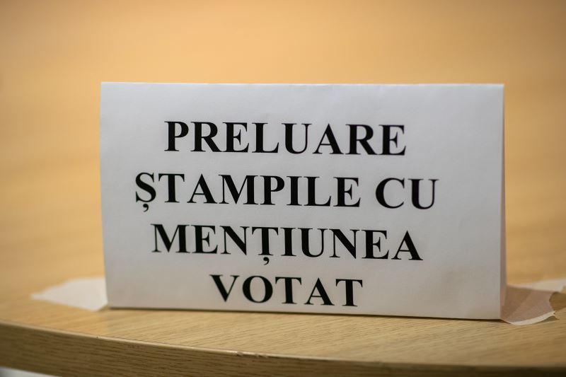 ALEGERI PARLAMENTARE 2024 - MAI: 124 de posibile incidente electorale, pe durata campaniei care s-a încheiat la ora 7.00 / Sancţiuni pentru continuarea propagandei electorale / Buletinele de vot şi celelalte materiale electorale, transportate la secţii