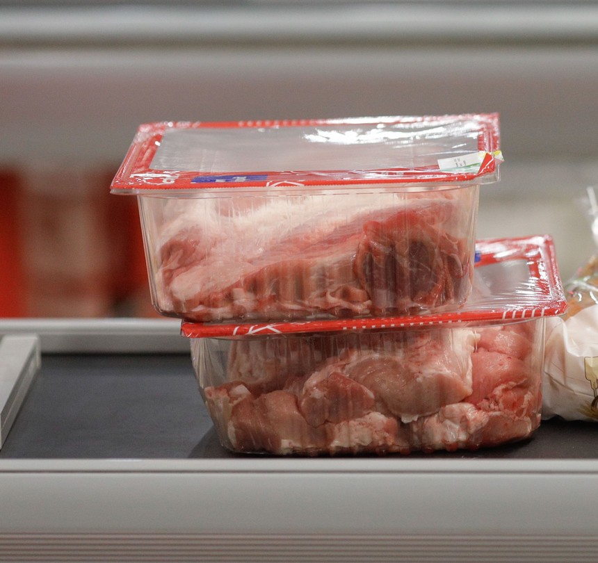 ANPC, recomandări pentru achiziţia produselor din carne: Refuzaţi produsele care prezintă culoare şi miros modificate / Nu cumpăraţi produse din locuri neautorizate