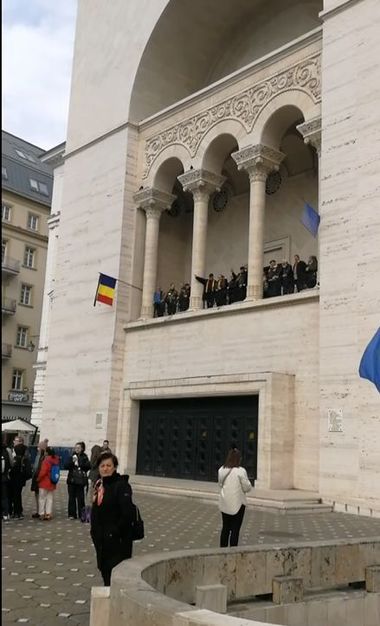 Sirenele de alarmare publică au sunat, din nou, la Timişoara, pentru a marca 35 de ani de când oraşul a devenit liber de comunism - VIDEO