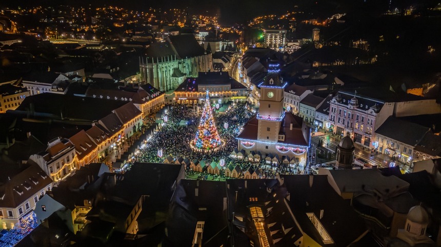 Program special al mijloacelor de transport în comun din municipiul Braşov, în noaptea de Revelion. Un autobuz care face legătura între Poiana  Braşov şi municipiu va circula până la ora 6 dimineaţă
