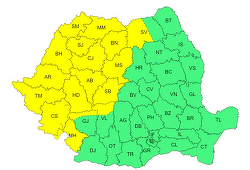 Ploi în Banat, Crişana şi Moldova, precipitaţii mixte în Maramureş şi Transilvania şi ninsori la deal şi la munte, de vineri/ Temperaturile scad semnificativ/ Cod galben de vânt puternic şi viscol, în mai multe zone ale ţării