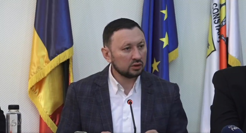 Mircea Fechet: Analizăm creşterea valorii ecotichetului la autoturismele electrice / Că va fi 6.000, 7.000 de euro, mi-e greu să spun acum / Este o decizie pe care o voi lua împreună cu ministrul Finanţelor şi primul-ministru